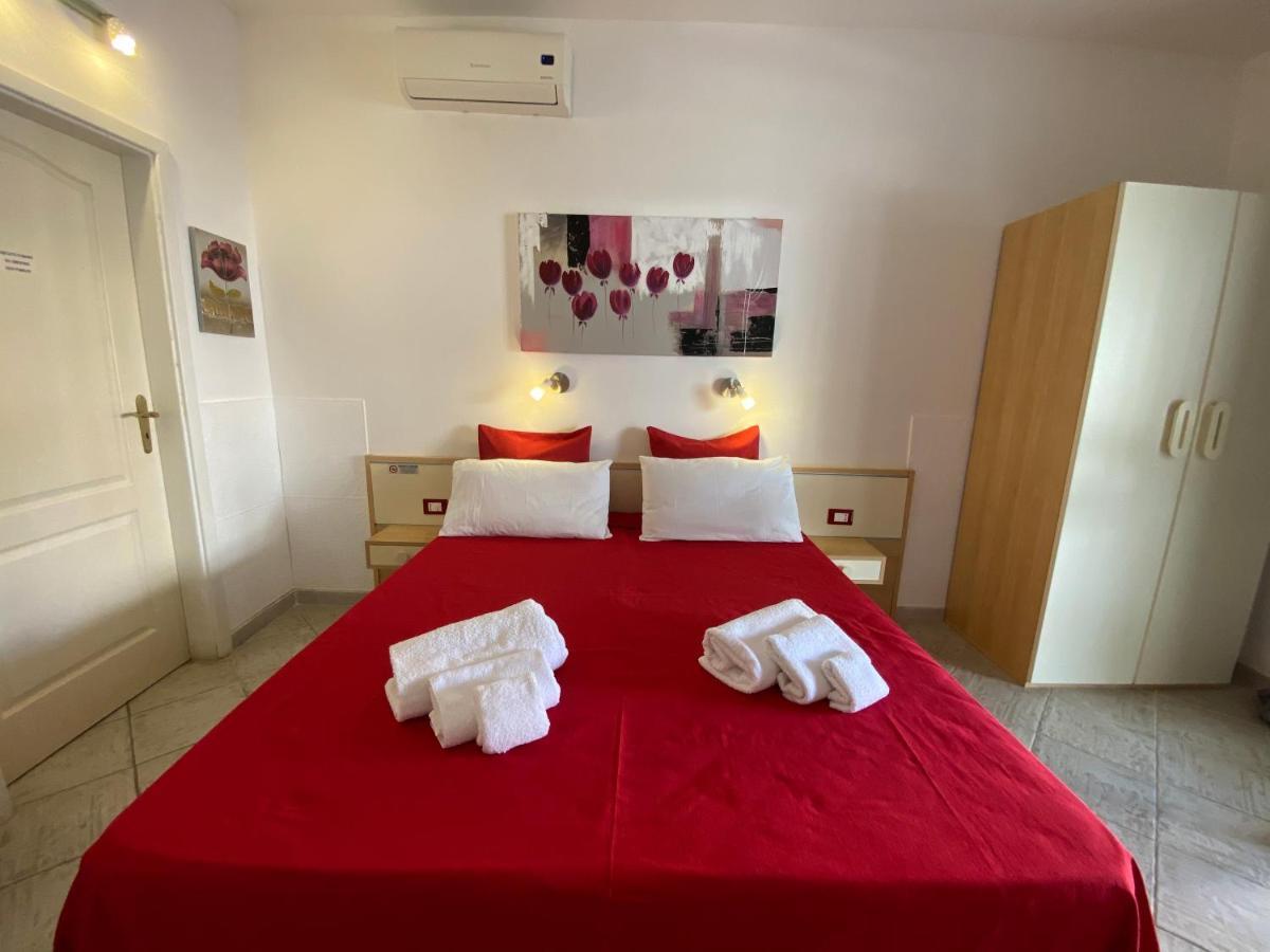 B&B Petite Maison Позада Екстериор снимка