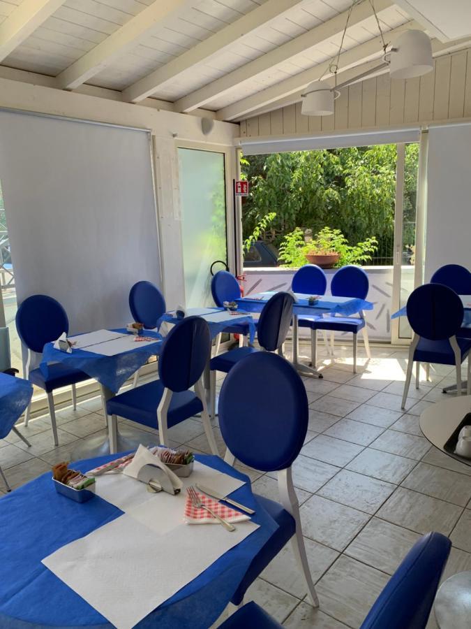 B&B Petite Maison Позада Екстериор снимка